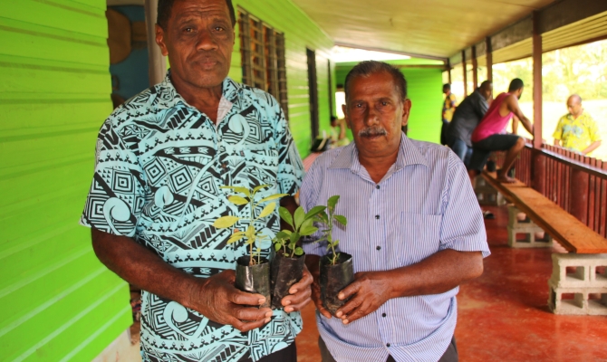 Replanting and land rehabilitation training for farmers in Dreketi, Fiji